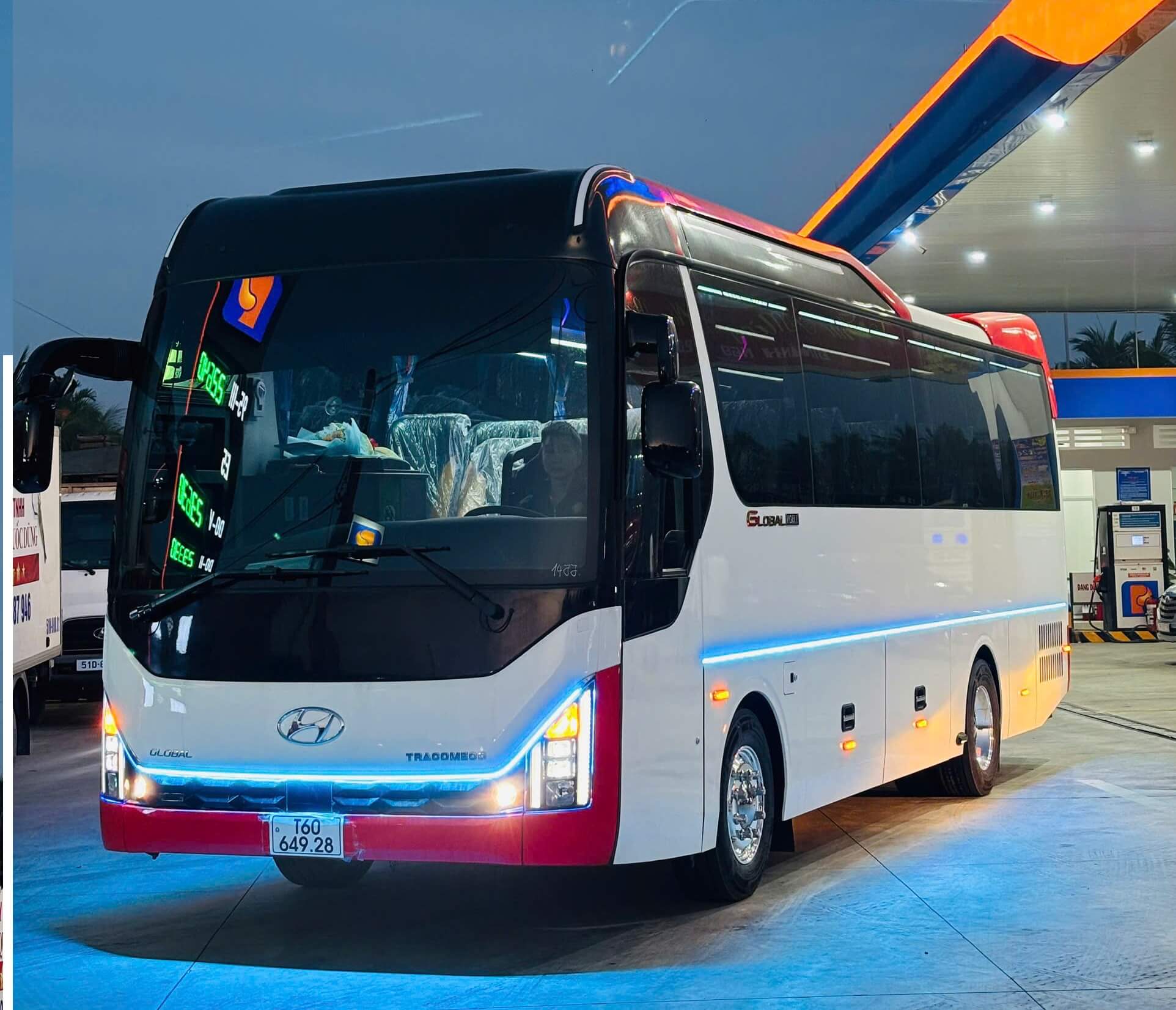 Bảng giá thuê xe cưới TPHCM – Chi phí các dòng xe phổ biến