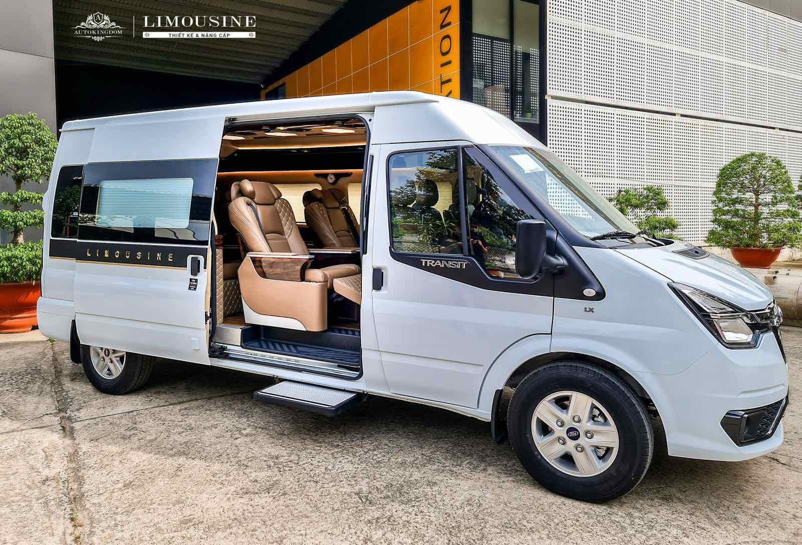 limousine 9 chỗ