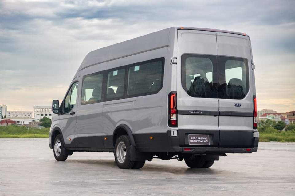 thuê xe ford transit 18 chỗ